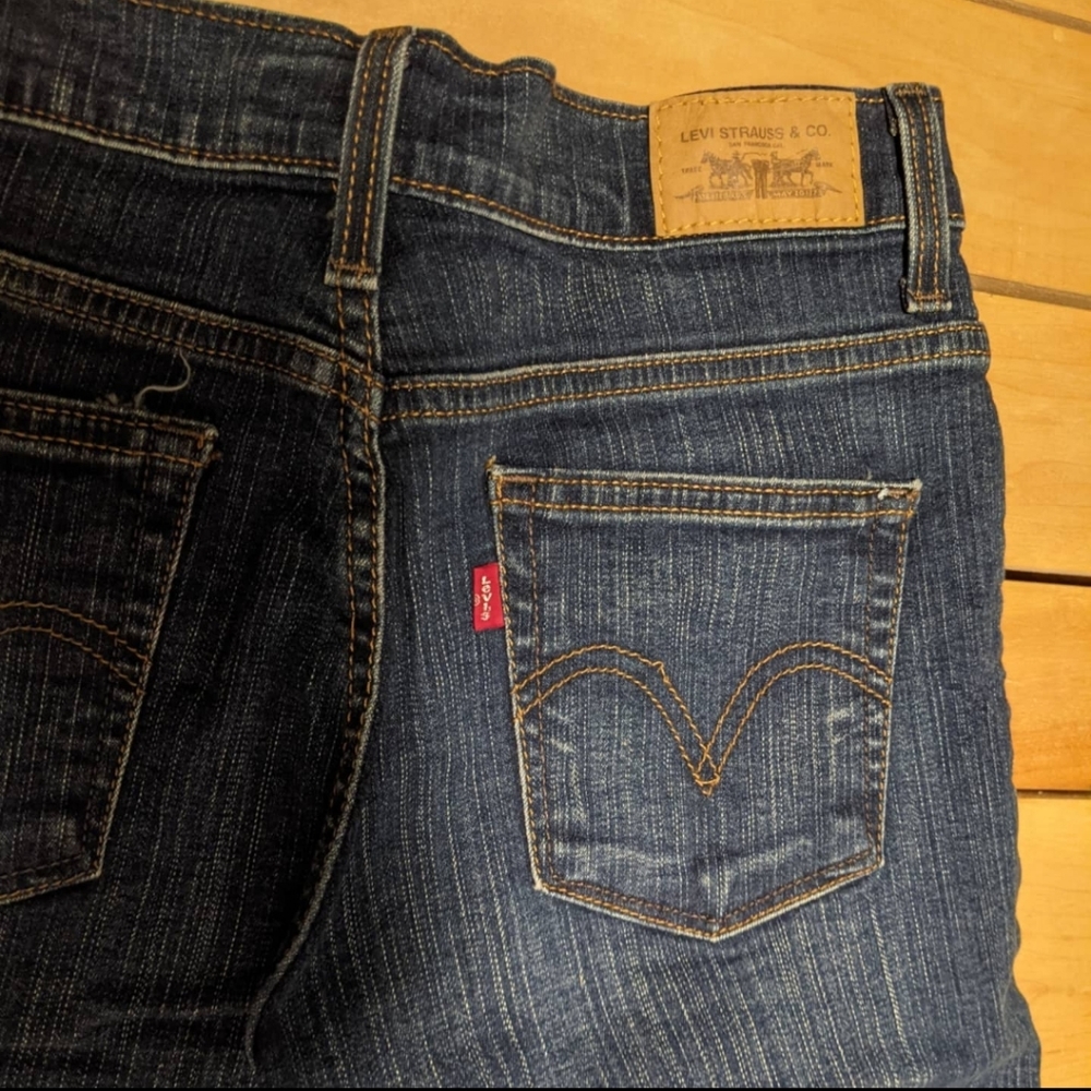 NWOT Petite Levi's cuffed shorts - Picture 8 of 9
